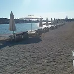 アパート Lara トロギール