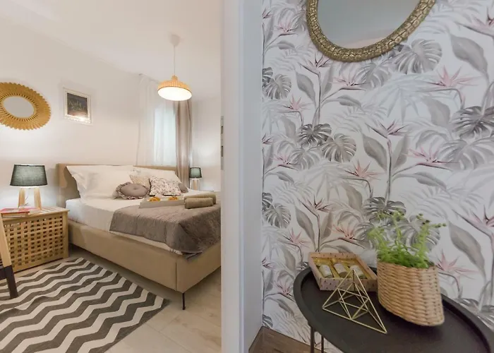 Lara * Τρογκίρ